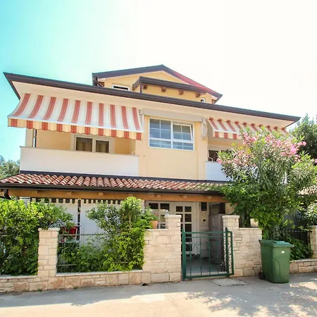 Viviana Damir 4 Novigrad (Istria)